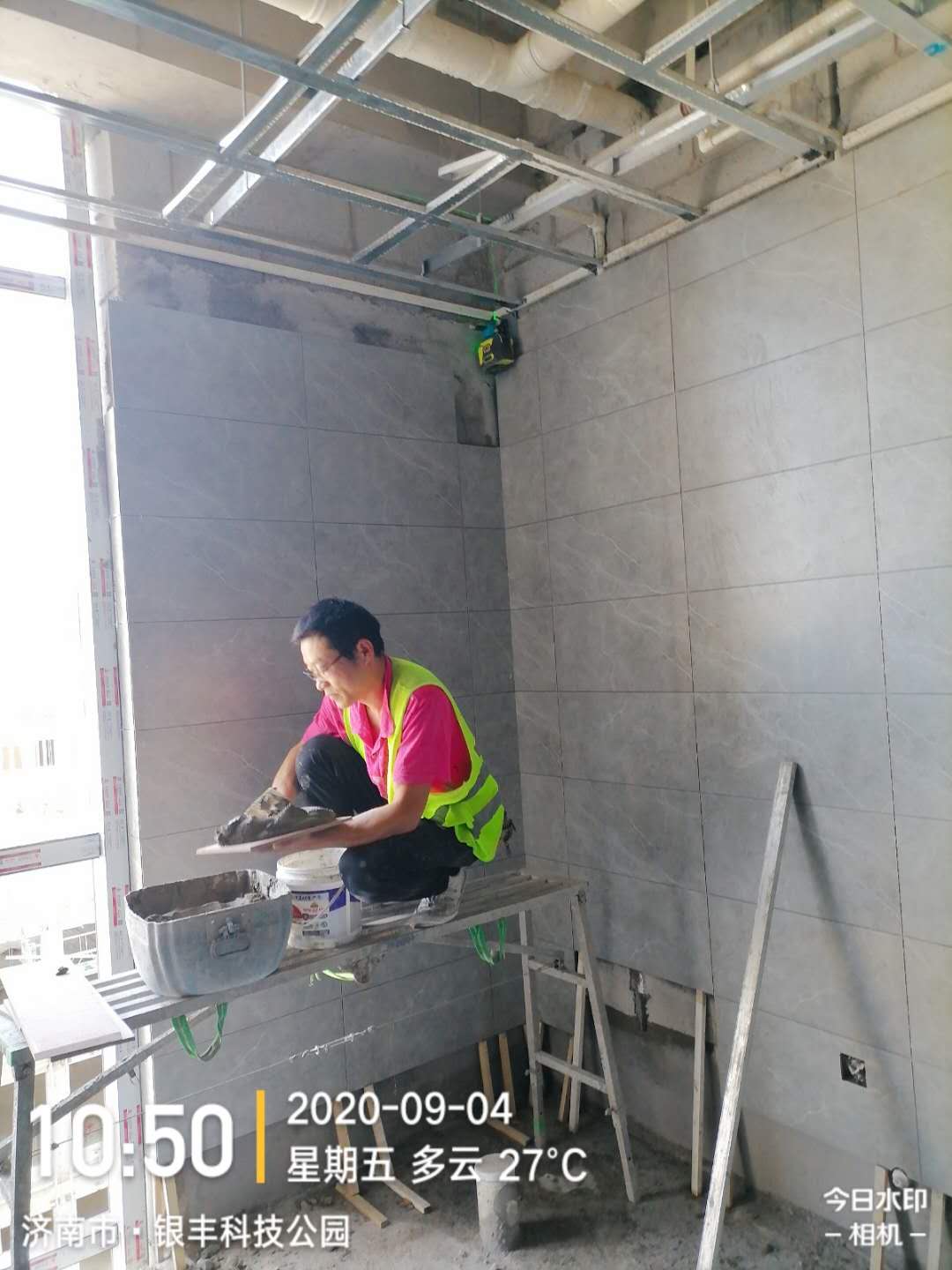1599209419123493.jpg 13號(hào)樓衛(wèi)生間瓷磚施工.jpg